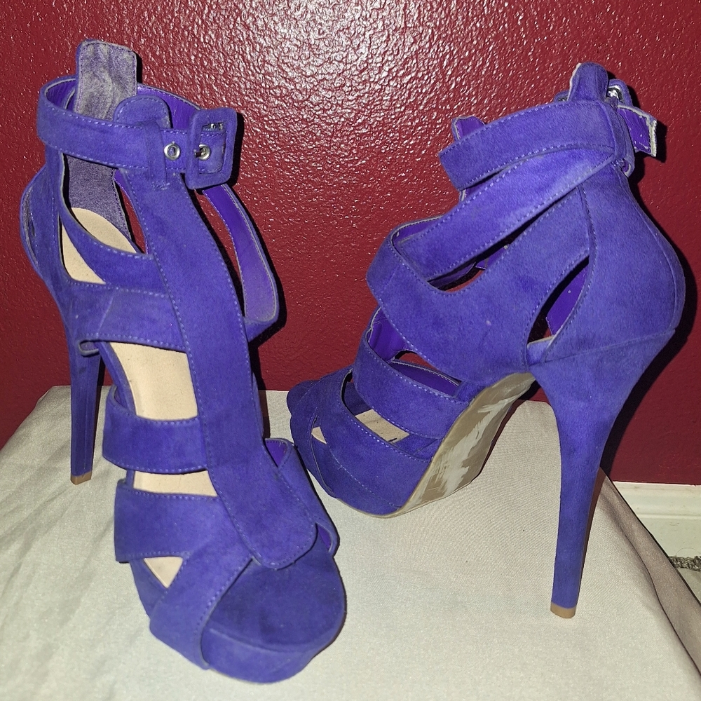 Shoes - Picture 3 of 3